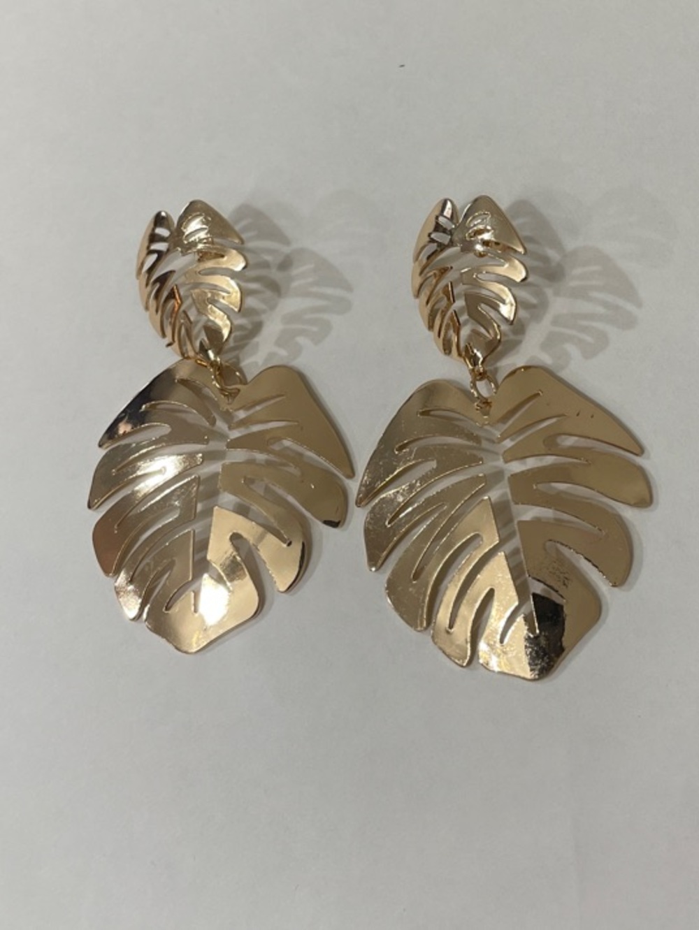 🍂 Gold Leaf Dangle Earrings